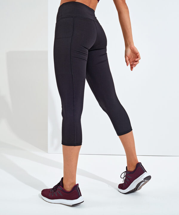 Women's TriDri® Performance Leggings 3/4 Length - Soft Stretch Polyester/Elastane Fabric - Black - Image 3